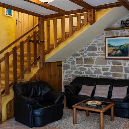 Comfortable Holiday With Pool Holiday home